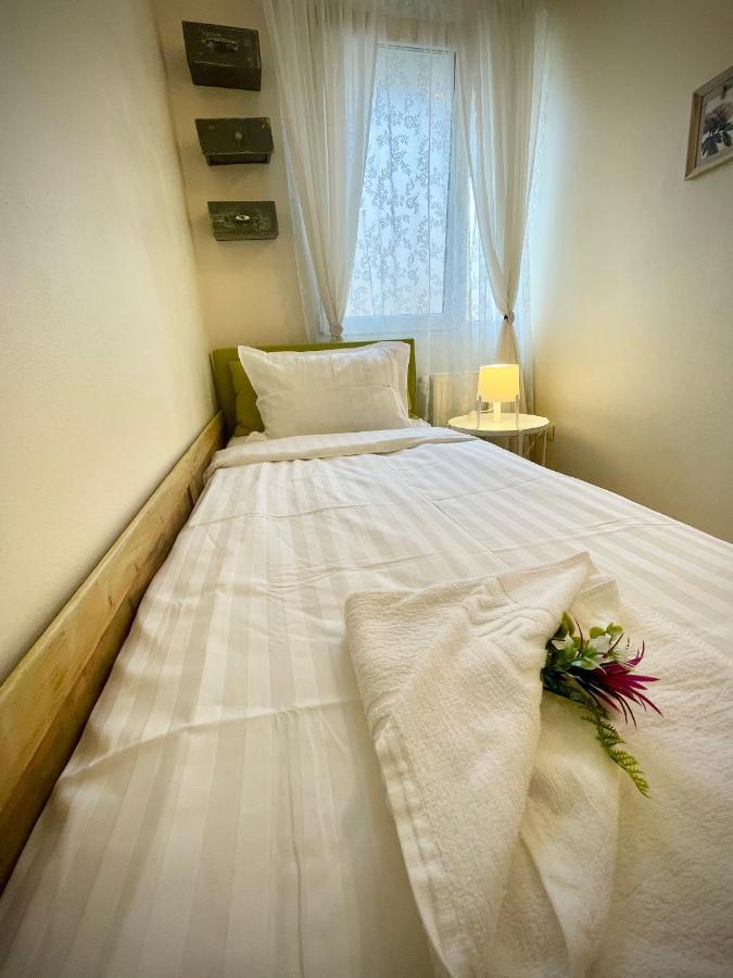 Perfect Place To Stay Self Check In-24H-Netflix-Wifi Resita Exterior photo